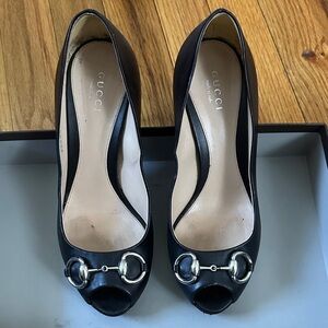 Gucci Black Leather Peep-Toe Pumps with Silver Horsebit